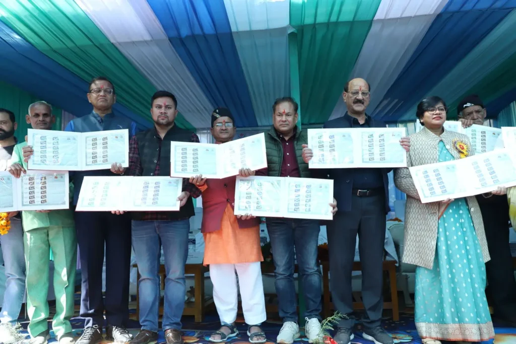 🌱 चिपको आंदोलन की प्रणेता गौरा देवी की 100वीं जयंती पर विशेष डाक टिकट और आवरण विमोचित