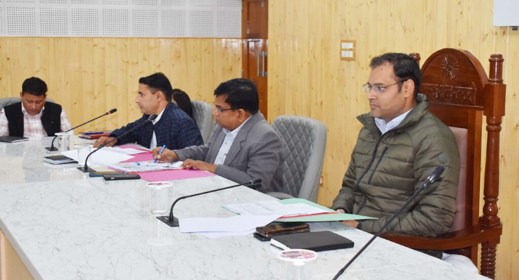 गौचर मेले को भव्य बनाने की तैयारी: जिलाधिकारी ने दिए महत्वपूर्ण निर्देश 2 गौचर मेले को भव्य बनाने की तैयारी: जिलाधिकारी ने दिए महत्वपूर्ण निर्देश